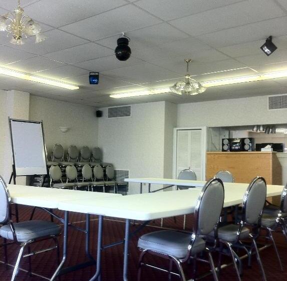 הוסטל Rodeway Inn