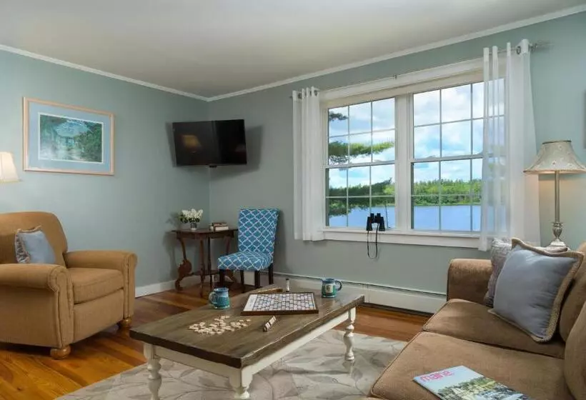 Retkeilymaja Wolf Cove Inn