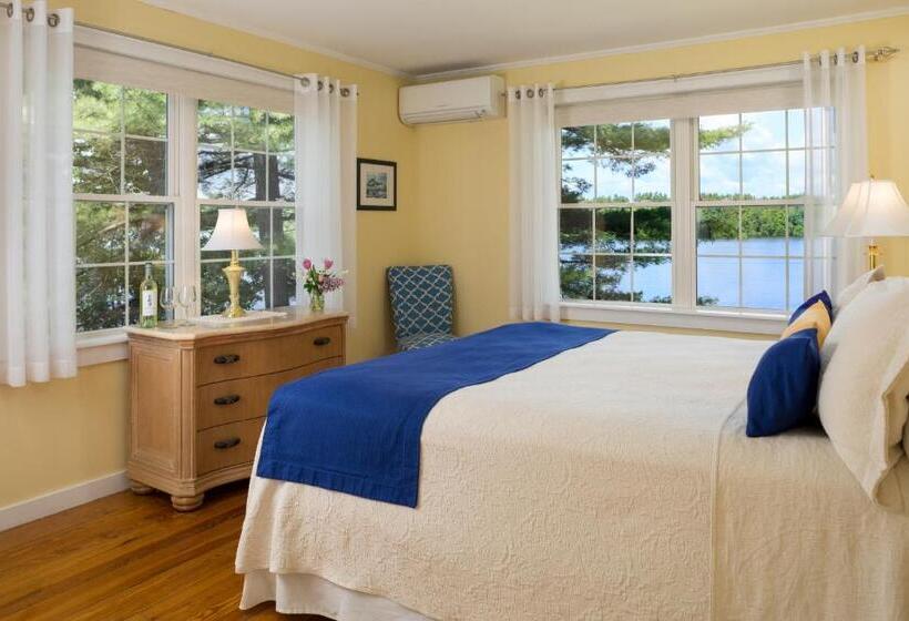 Общежитие Wolf Cove Inn