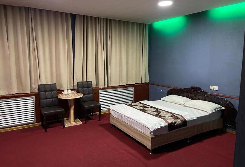 تختخواب و صبحانه Zolotoi Drakon