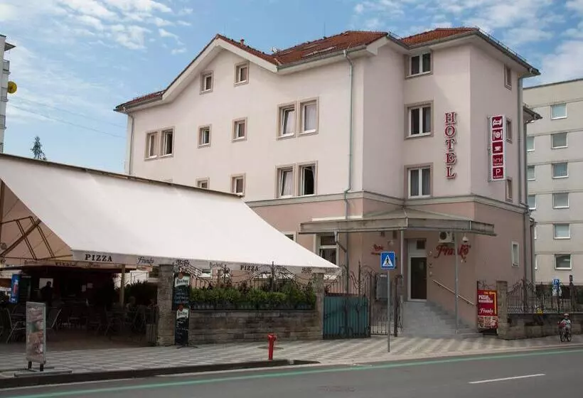 هتل Franko