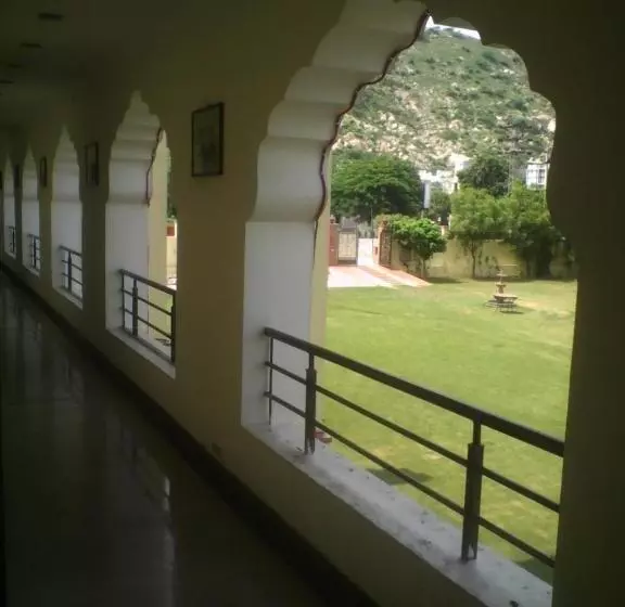 هتل Roshan Haveli