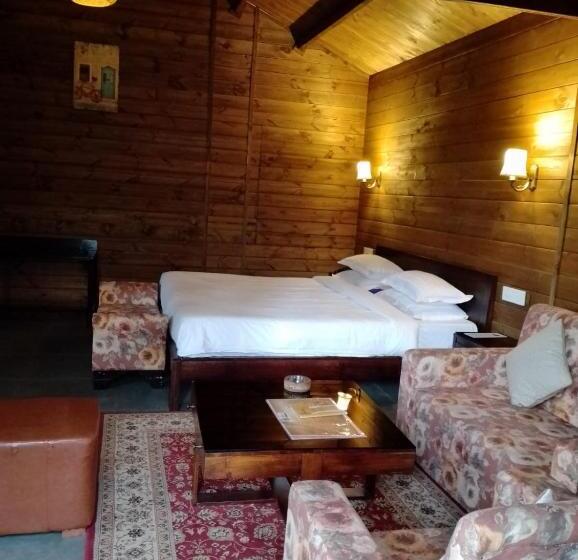 Отель The Heritage Club Tripura Castle