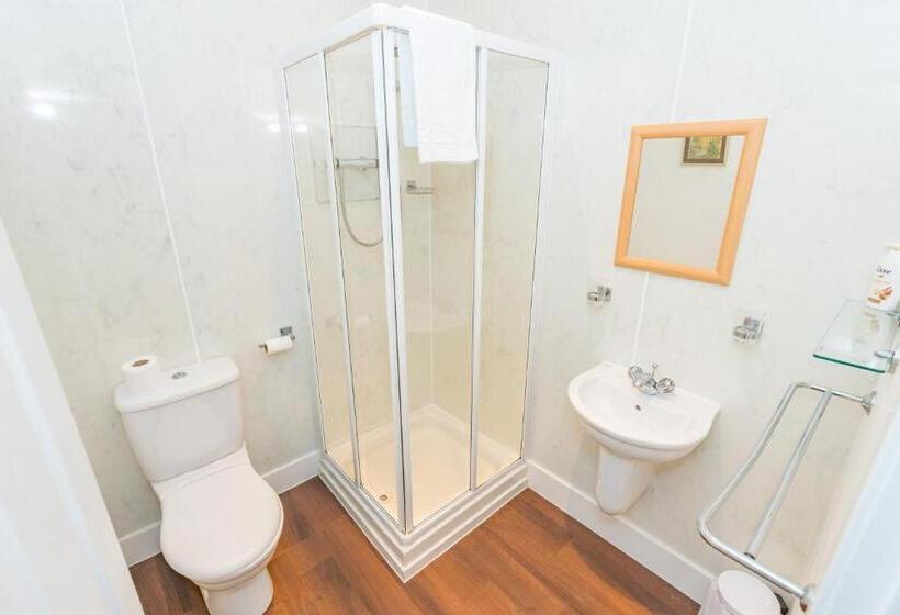 פנסיון Granite City Guest House