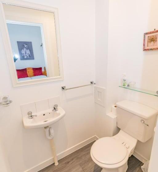 פנסיון Granite City Guest House