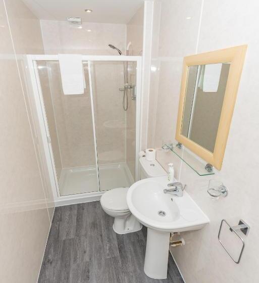 פנסיון Granite City Guest House