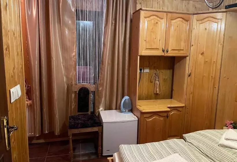 Majatalo Guest House Nad Tisou