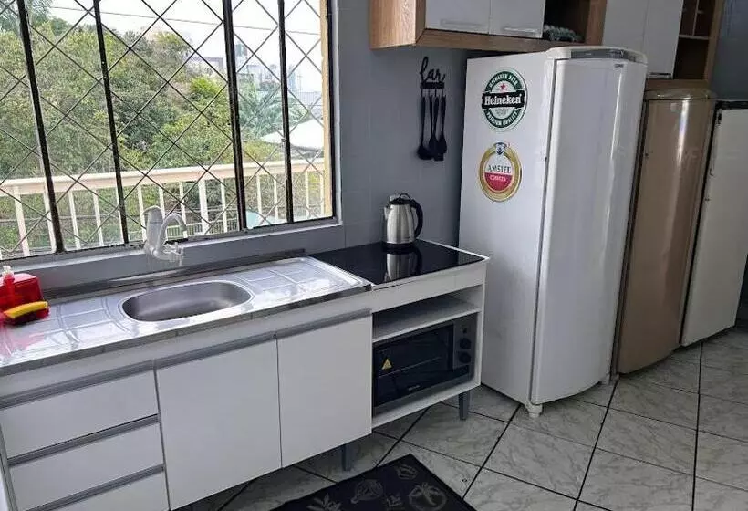 Aamiaismajoitus (B&B) Quarto 6 No Centro De Itajaí, Ar+smarttv