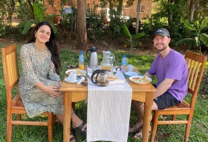 ベッドアンドブレックファースト Walk With Us Africa