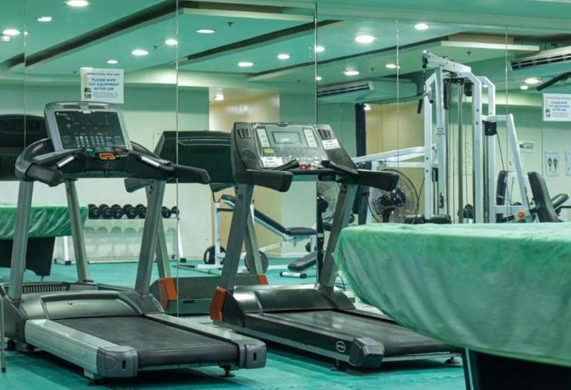 Enjoy Free Sauna And Pool Access, Save 70 Percent This Month On A Deluxe Unit In Manila With A Balco