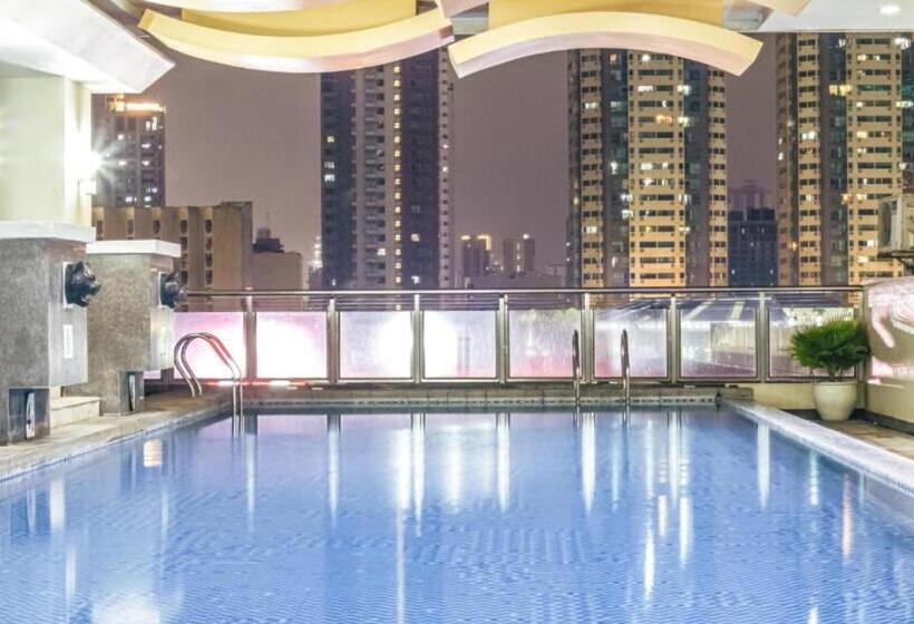 Enjoy Free Sauna And Pool Access, Save 70 Percent This Month On A Deluxe Unit In Manila With A Balco