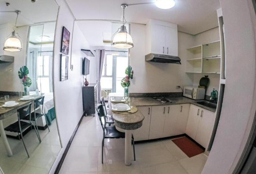 Enjoy Free Sauna And Pool Access, Save 70 Percent This Month On A Deluxe Unit In Manila With A Balco