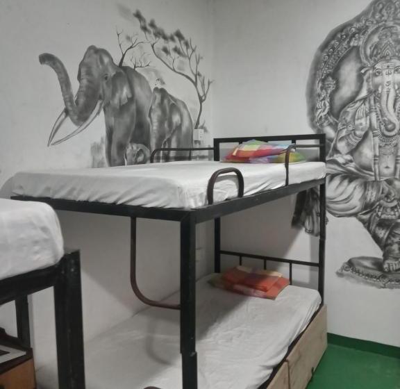 Hostel Taru Surf Camp And Restaurant