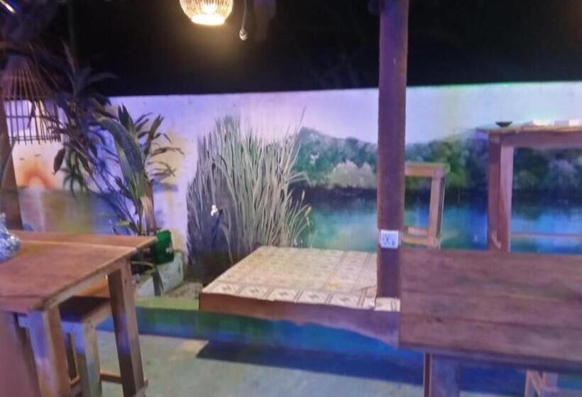 Hostel Taru Surf Camp And Restaurant