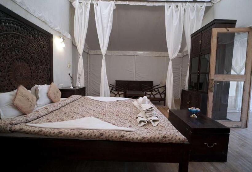 בית מלון כפרי Ekanta Resort