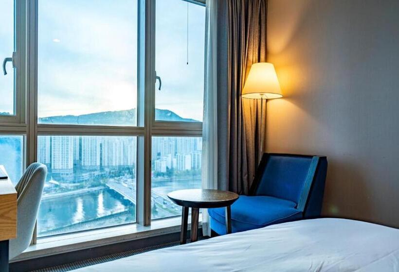 فندق Centum Business