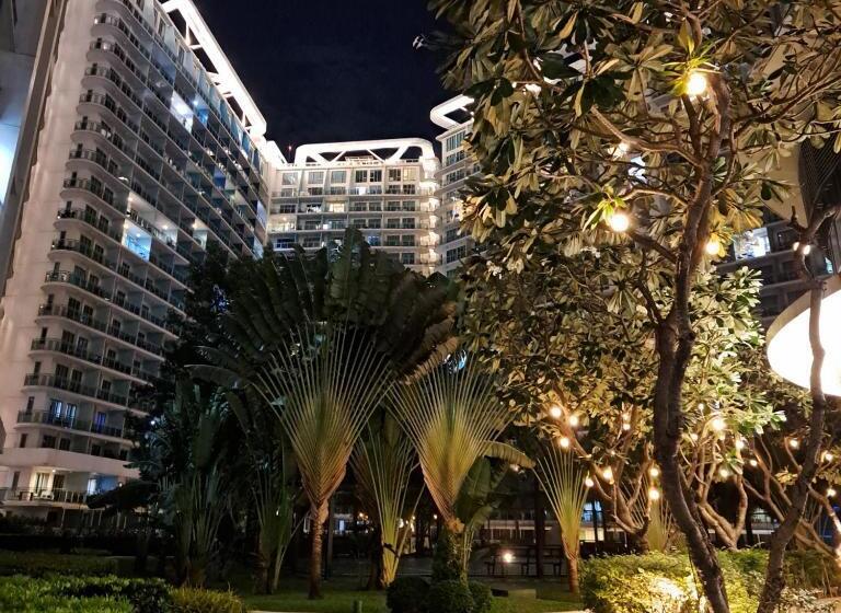 Hotel La Casa Ysabela   Azure Affordable Staycation, Paranaque Metro Manila