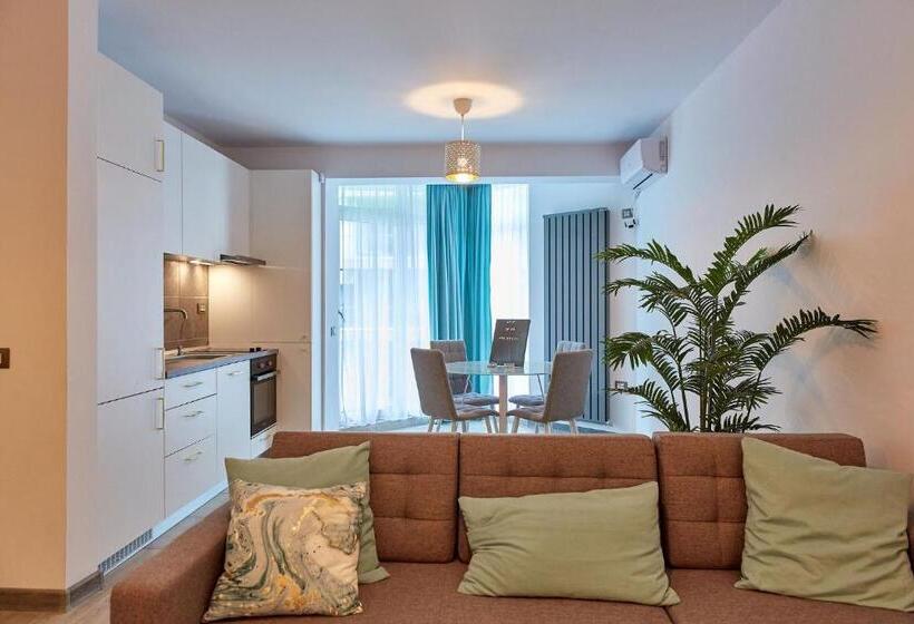 هتل Luxuri By Alz