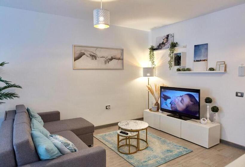 هتل Luxuri By Alz