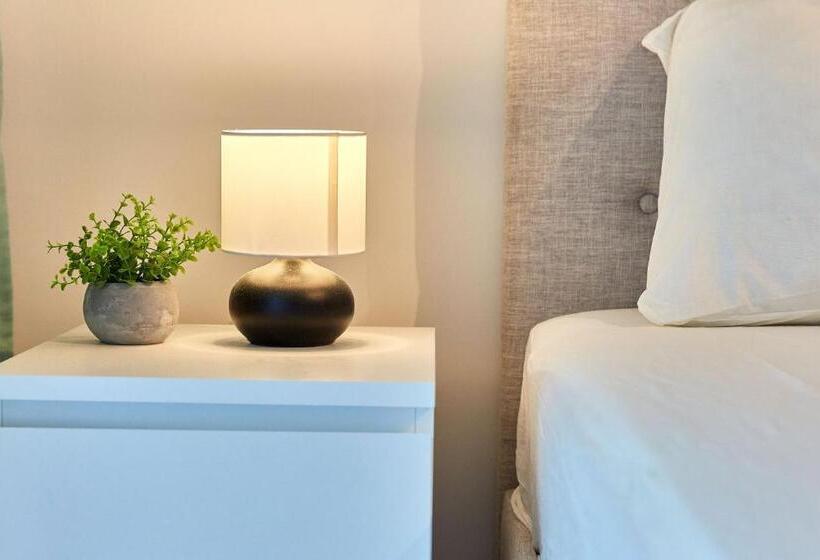 هتل Luxuri By Alz