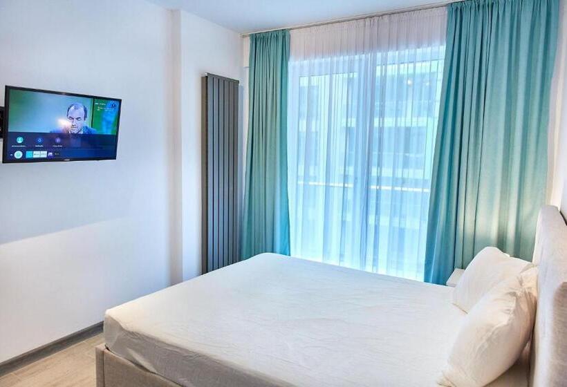 هتل Luxuri By Alz