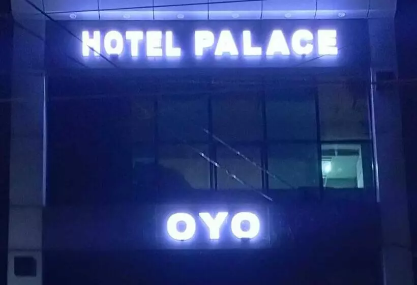 ホテル Oyo Palace