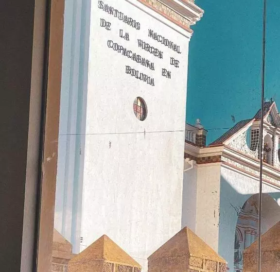 هتل Posada Mia Copacabana