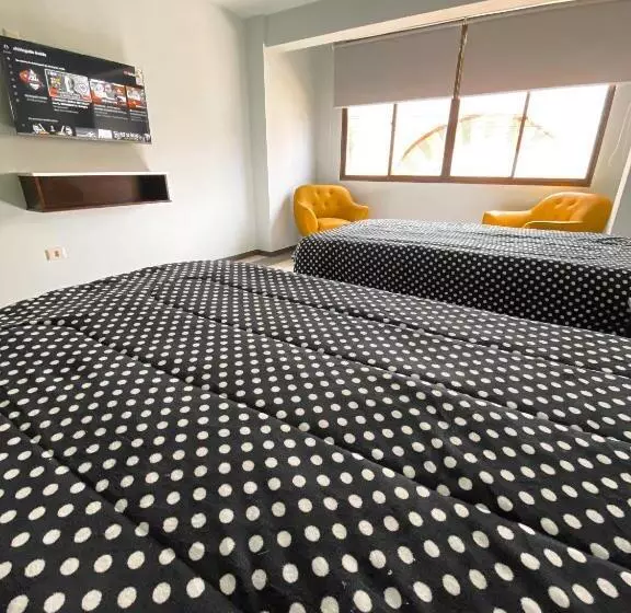 هتل Posada Mia Copacabana