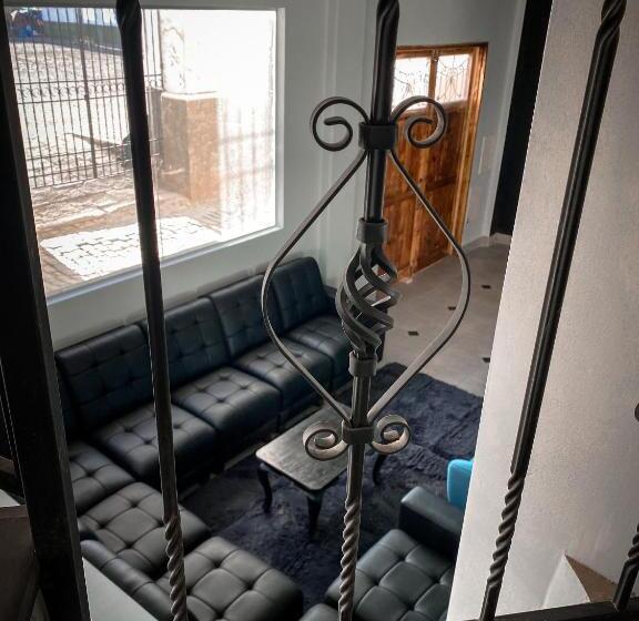 هتل Posada Mia Copacabana