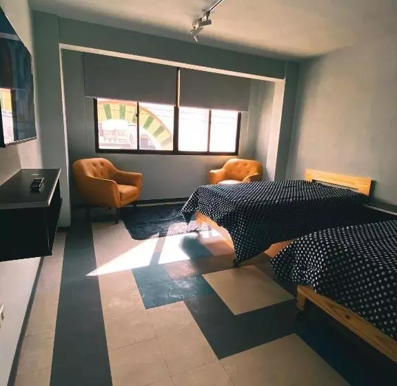 هتل Posada Mia Copacabana