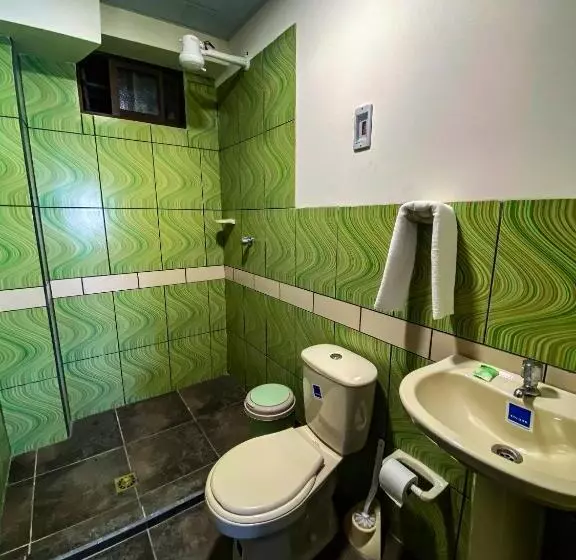 هتل Posada Mia Copacabana