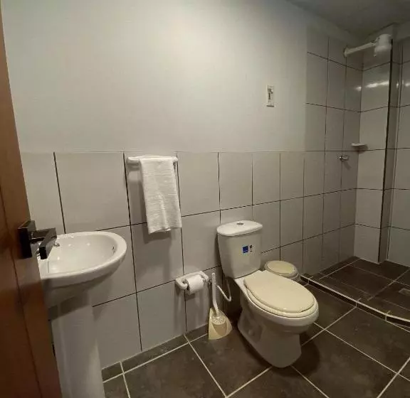 هتل Posada Mia Copacabana