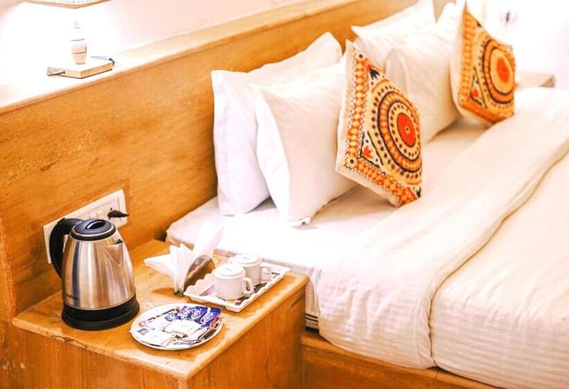 هتل Royal Exotic Luxury Desert Camp