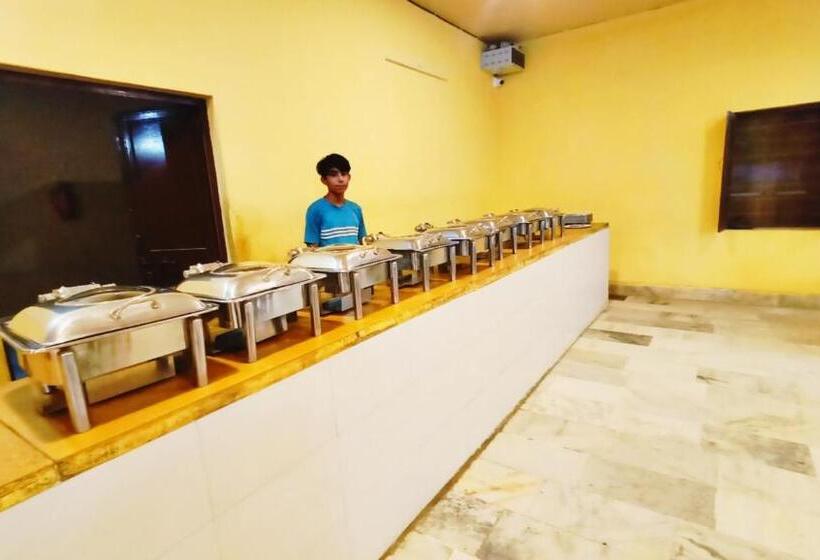 هتل Royal Exotic Luxury Desert Camp