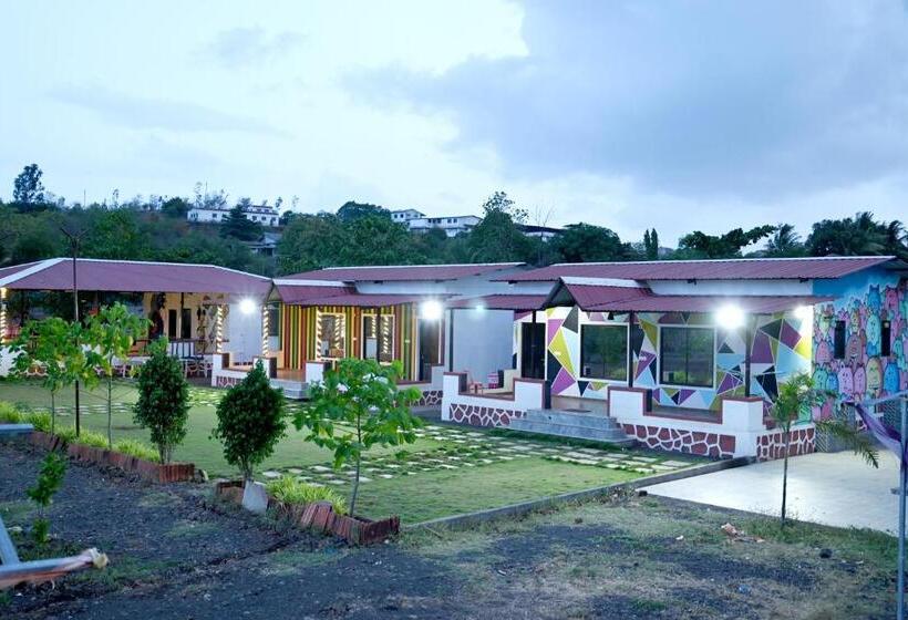Отель Sarthak Farm,karjat