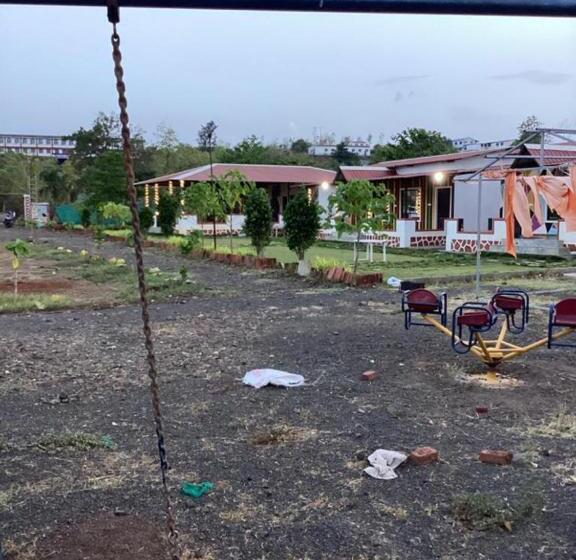 Отель Sarthak Farm,karjat