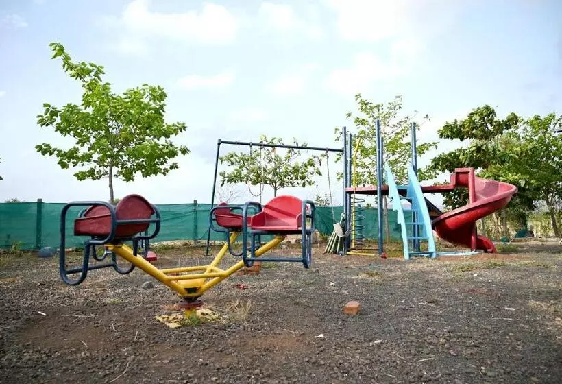 Hotelli Sarthak Farm,karjat