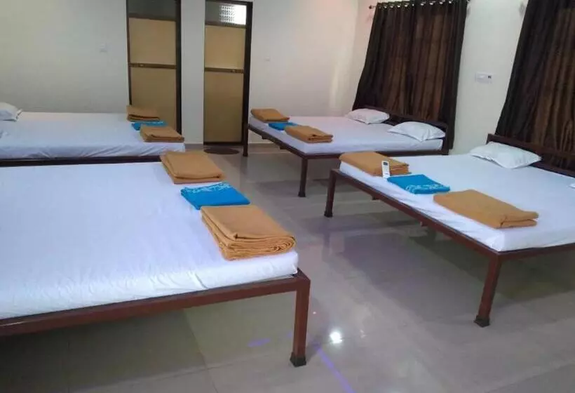 Hotelli Sarthak Farm,karjat