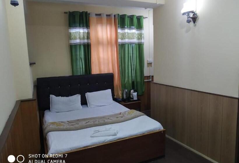 فندق Tashi Norling Near Mall Road