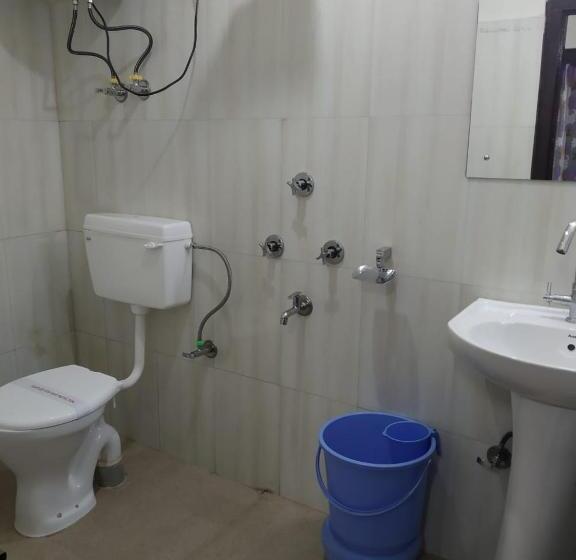 فندق Tashi Norling Near Mall Road