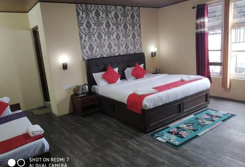 فندق Tashi Norling Near Mall Road