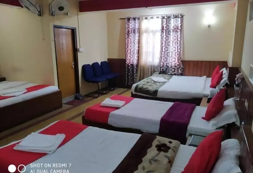 Hotelli Tashi Norling Near Mall Road