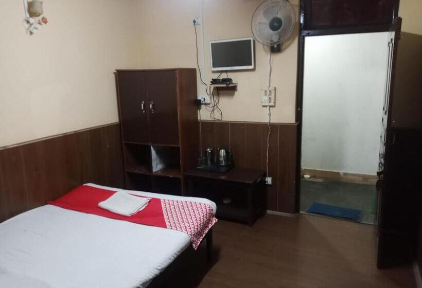 فندق Tashi Norling Near Mall Road