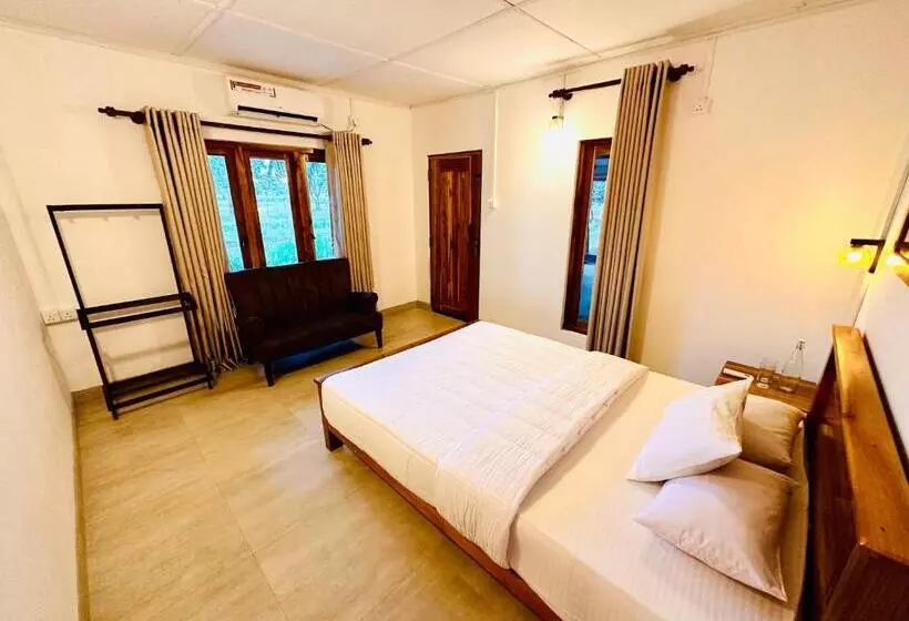 ホテル Wilpattu Blue Sapphire Lite   B&b