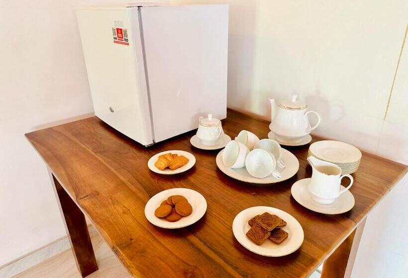 فندق Wilpattu Blue Sapphire Lite B&b