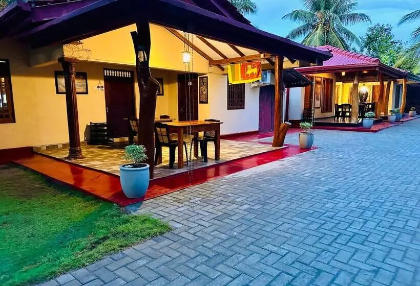 ホテル Wilpattu Blue Sapphire Lite   B&b