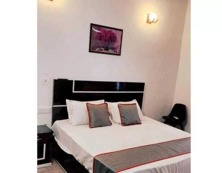 Oyo E Hotel Ansal