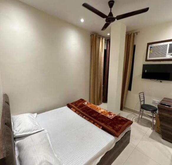 פנסיון Pr Stay