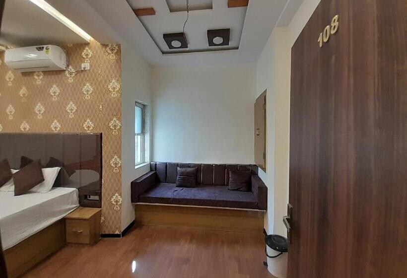 U2 Hotel Wizard Palace