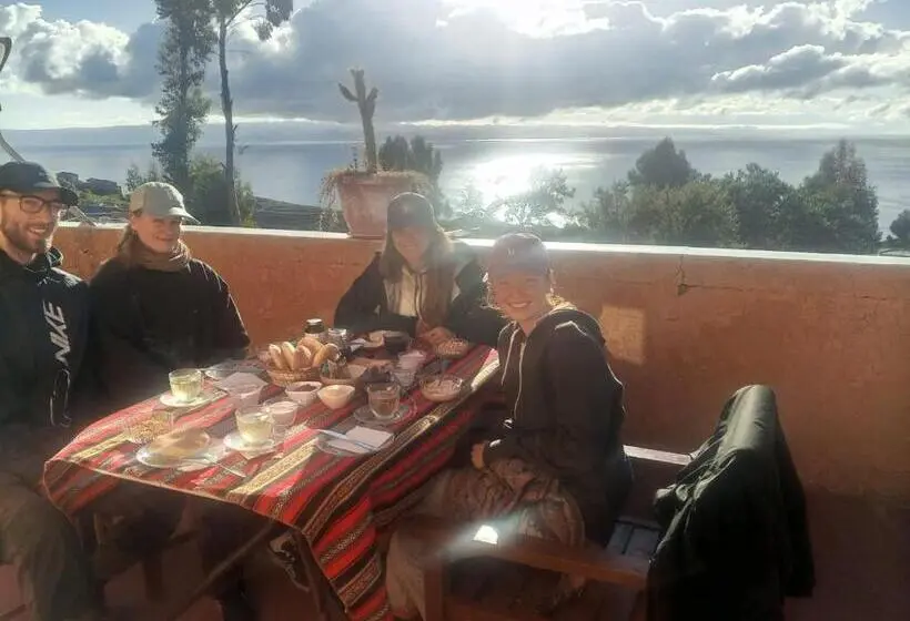 تختخواب و صبحانه Hostal Del Sol Isla Del Sol